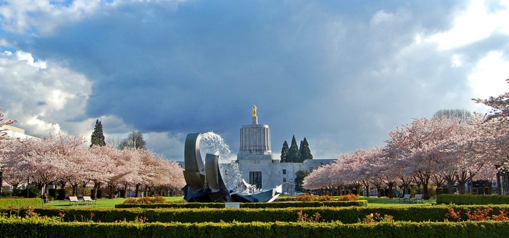 The capitol building of Oregon in downtown Salem, Oregon.